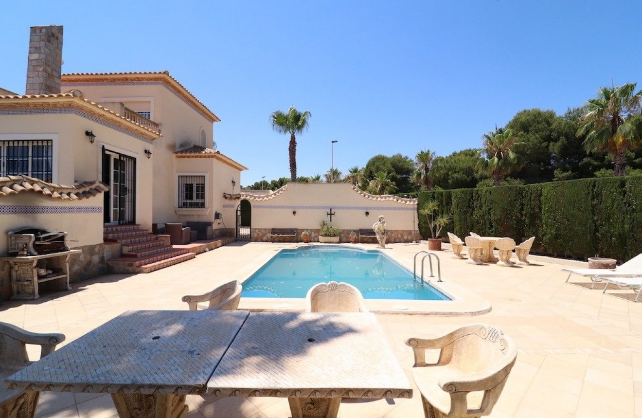 Segunda mano - Chalet -
Orihuela Costa - Costa Blanca