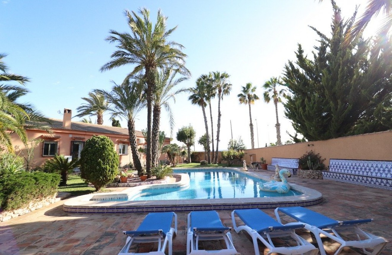 Tweedehands - Chalet -
Torrevieja - Costa Blanca