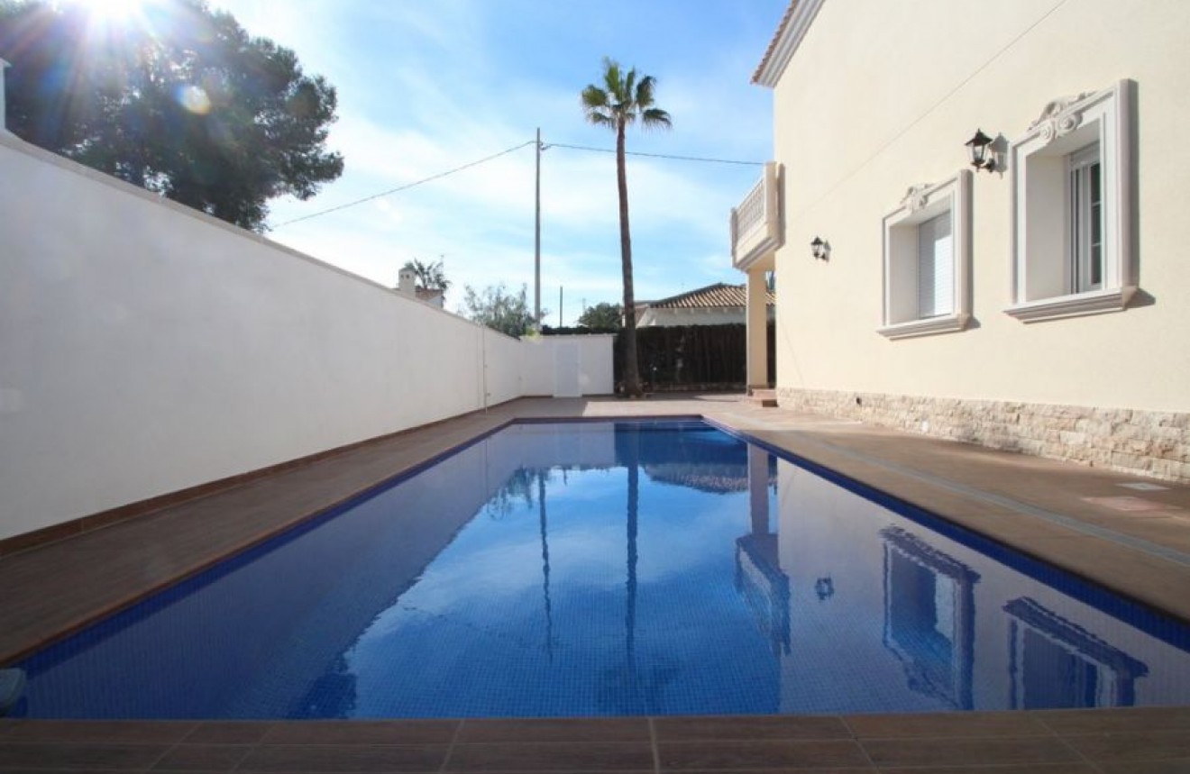 Segunda mano - Chalet -
Orihuela Costa - Costa Blanca