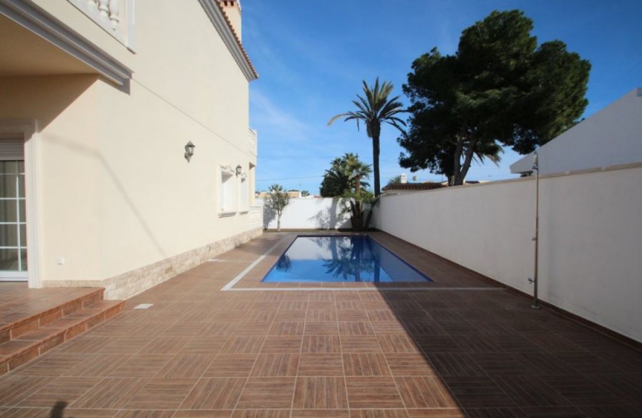 Segunda mano - Chalet -
Orihuela Costa - Costa Blanca