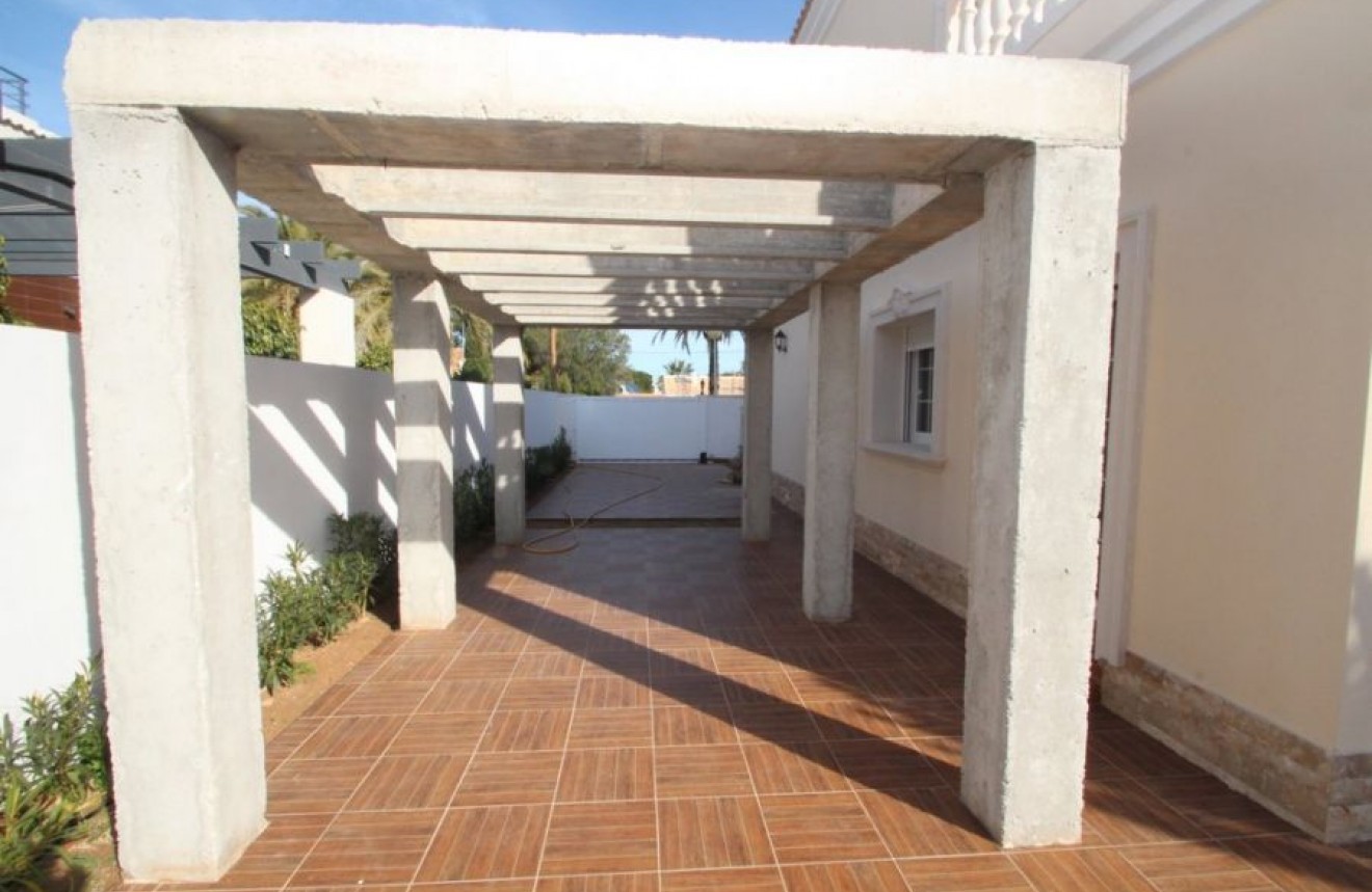 Segunda mano - Chalet -
Orihuela Costa - Costa Blanca