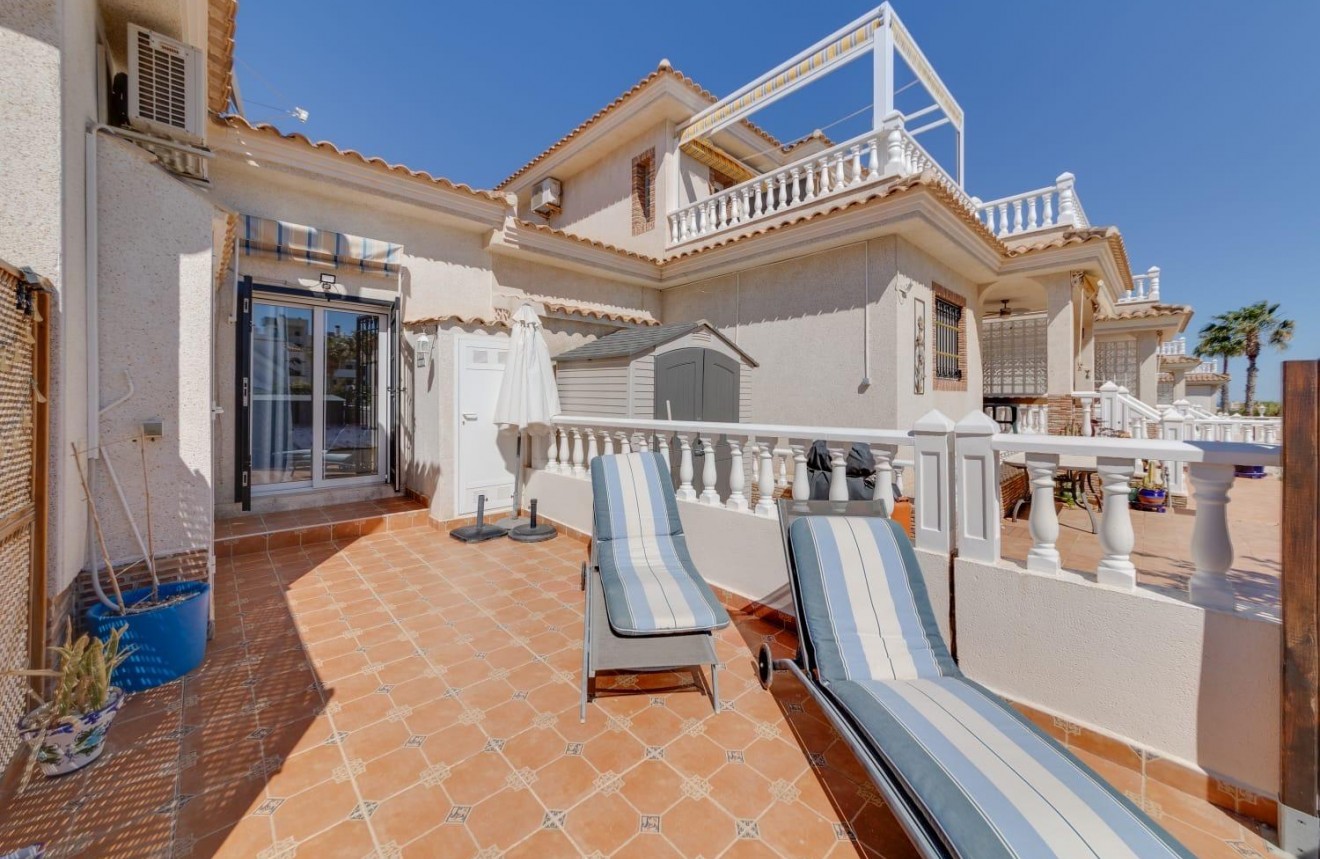 Resale - Chalet -
Orihuela Costa - Costa Blanca