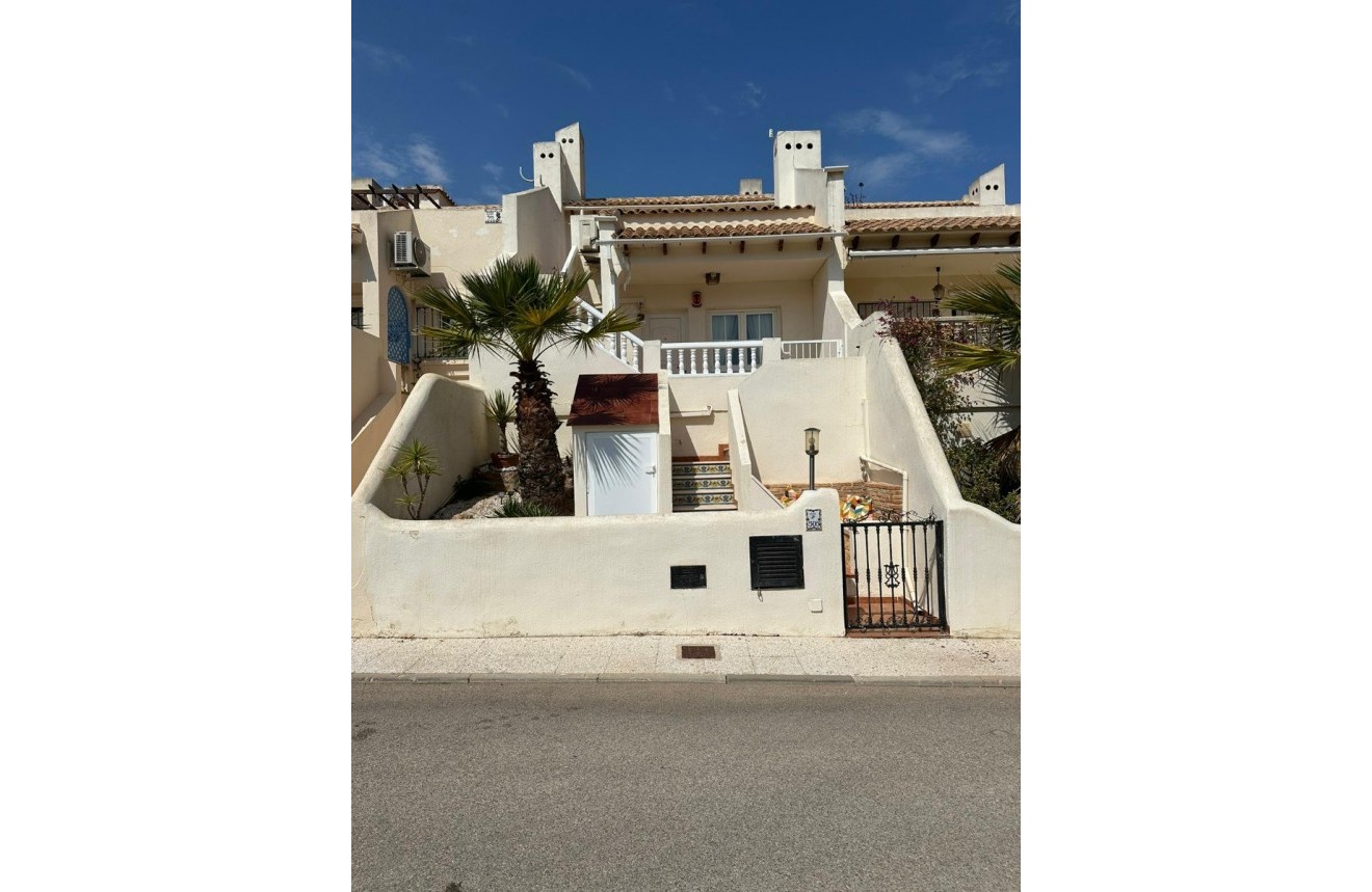 Segunda mano - Bungalow -
Orihuela Costa - Costa Blanca