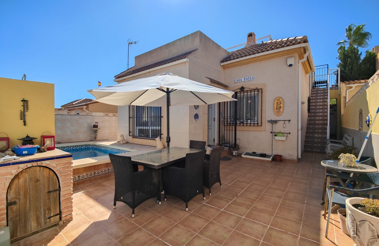 Resale - Chalet -
Torrevieja - Los Frutales