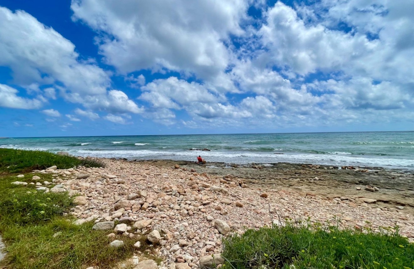 Z drugiej ręki - Mieszkanie w bloku -
Torrevieja - Playa del Cura