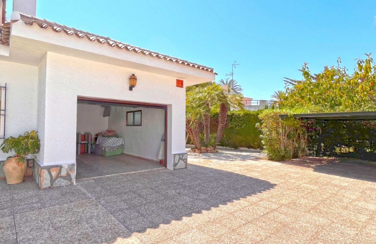 Tweedehands - Chalet -
Orihuela Costa - Costa Blanca