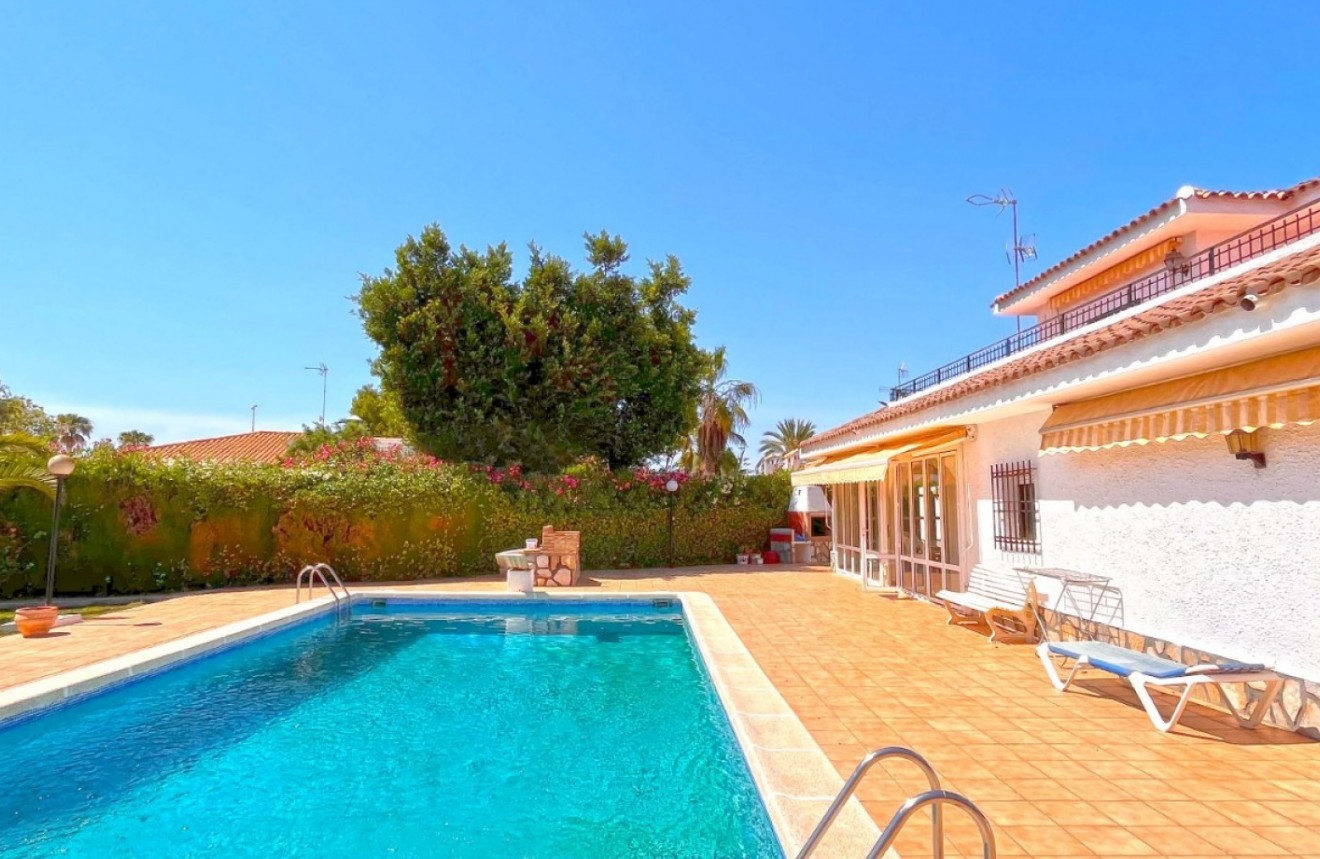 Tweedehands - Chalet -
Orihuela Costa - Costa Blanca