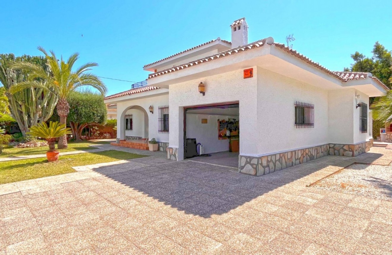 Tweedehands - Chalet -
Orihuela Costa - Costa Blanca