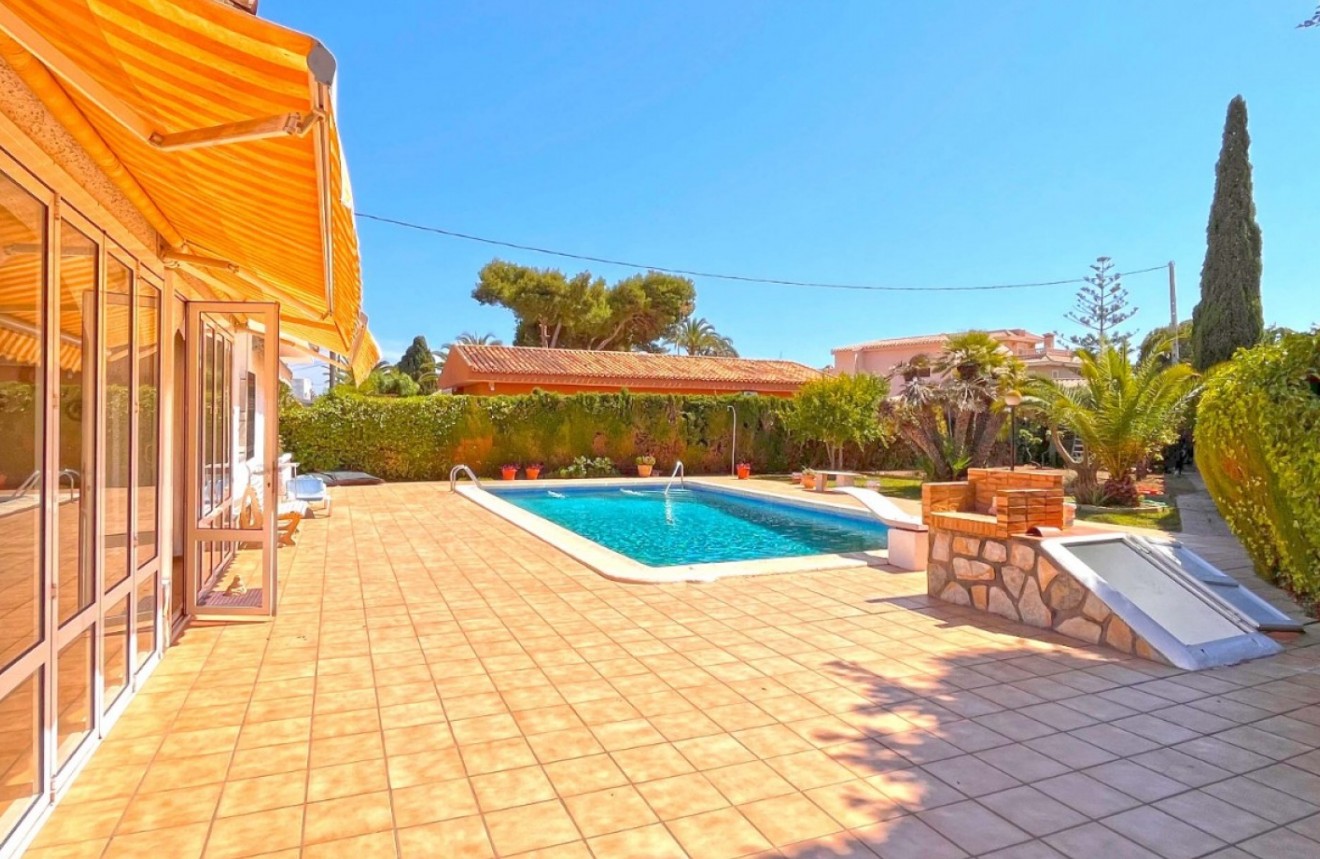 Tweedehands - Chalet -
Orihuela Costa - Costa Blanca