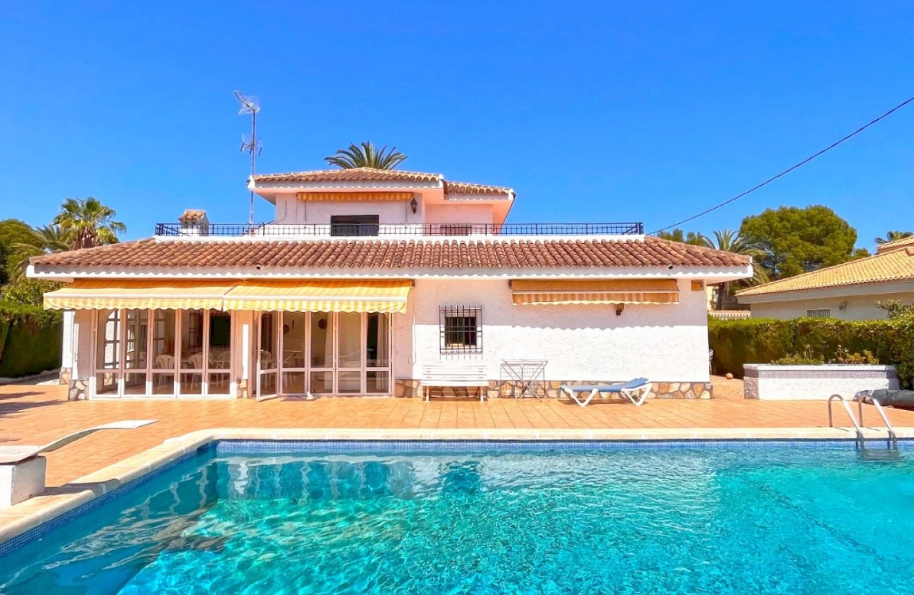 Tweedehands - Chalet -
Orihuela Costa - Costa Blanca