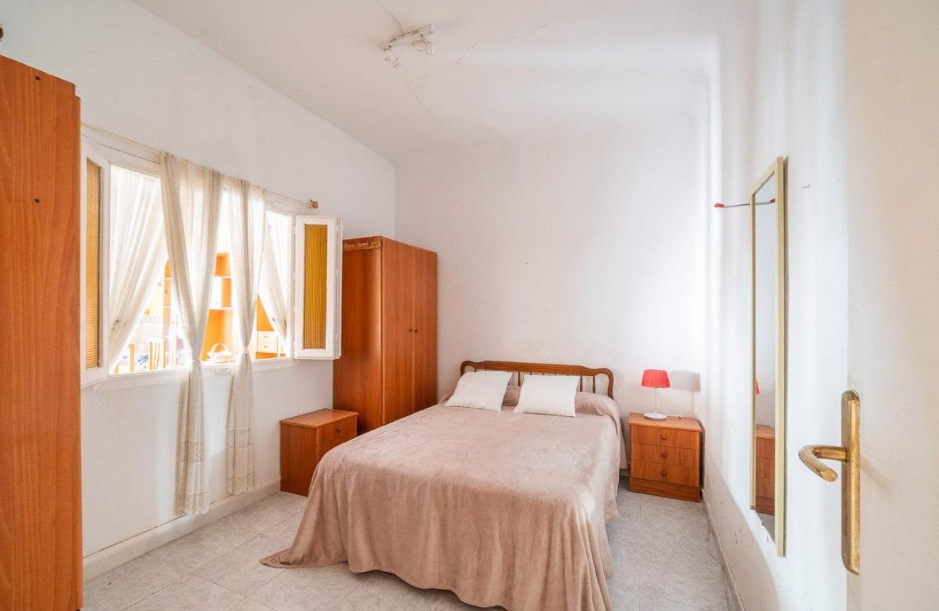 Aus zweiter Hand - Wohnung -
Torrevieja - Playa de los Naufragos