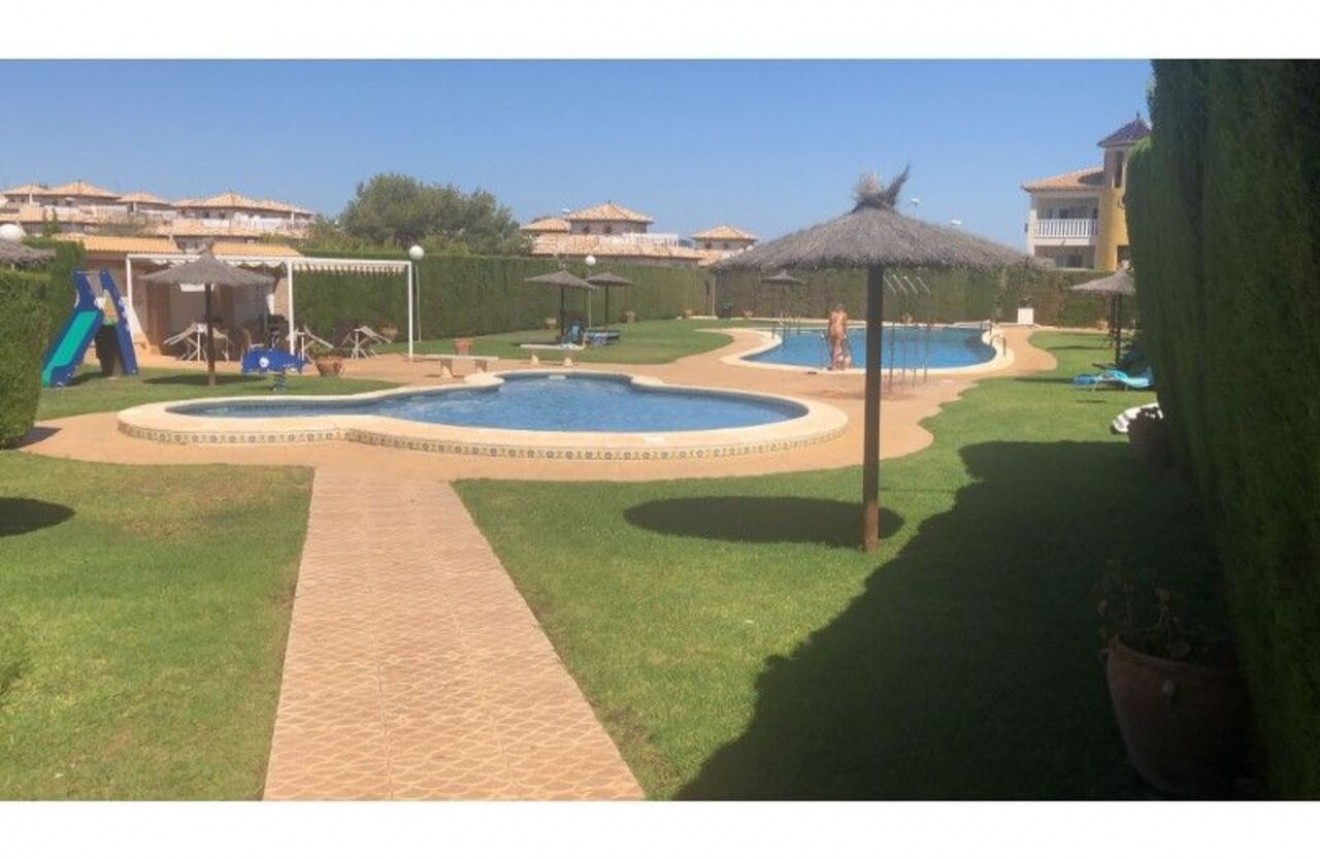 Tweedehands - Chalet -
Orihuela Costa - Costa Blanca