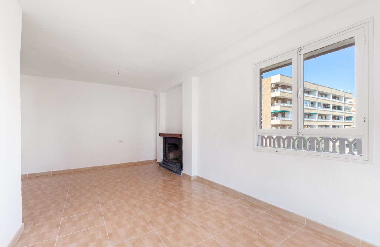 Segunda mano - Apartamento / piso -
Punta Prima - Costa Blanca