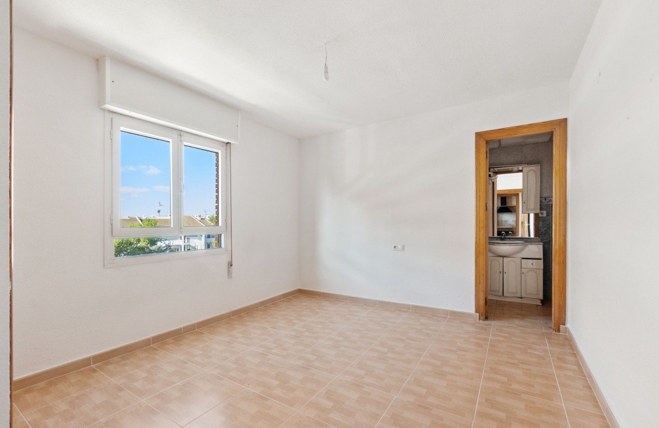 Segunda mano - Apartamento / piso -
Punta Prima - Costa Blanca