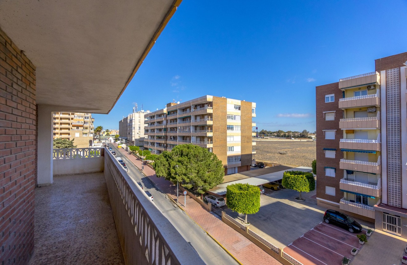 Segunda mano - Apartamento / piso -
Punta Prima - Costa Blanca