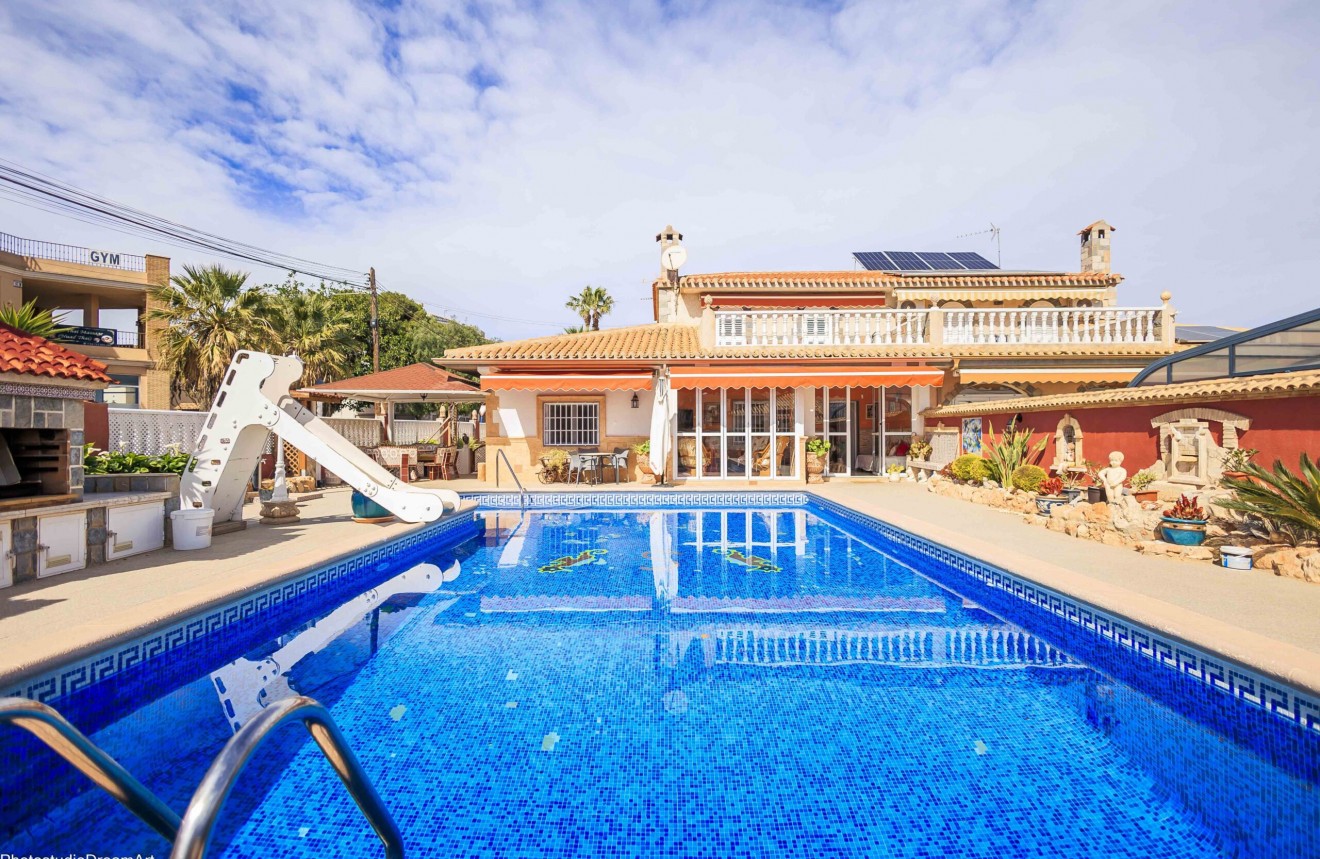 Aus zweiter Hand - Chalet -
Orihuela Costa - Costa Blanca