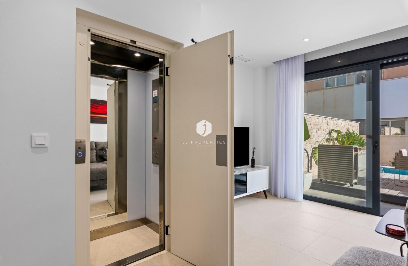 Obra nueva - Chalet -
Guardamar del Segura - Els Secans