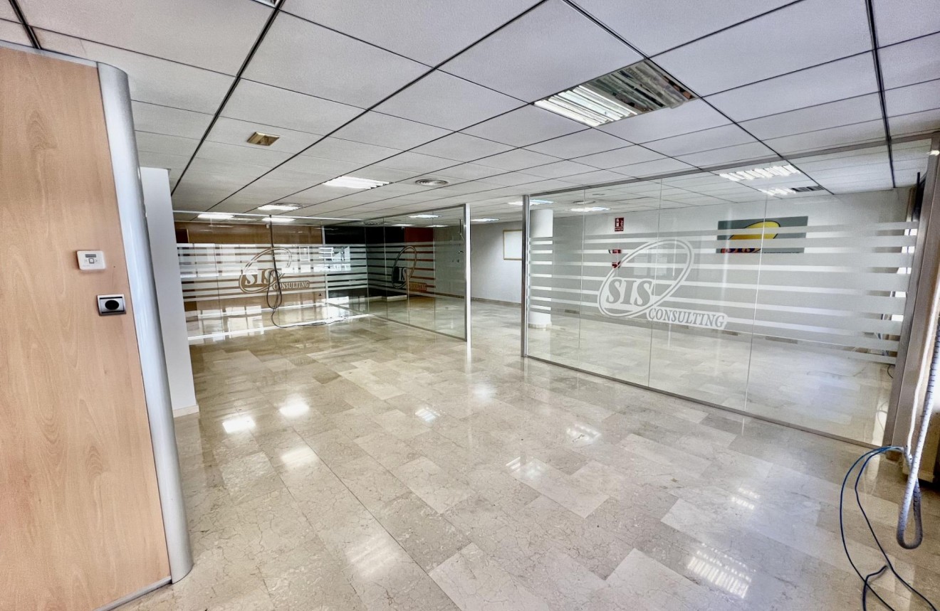 D'occasion - Commercial -
Orihuela - Zona Centro