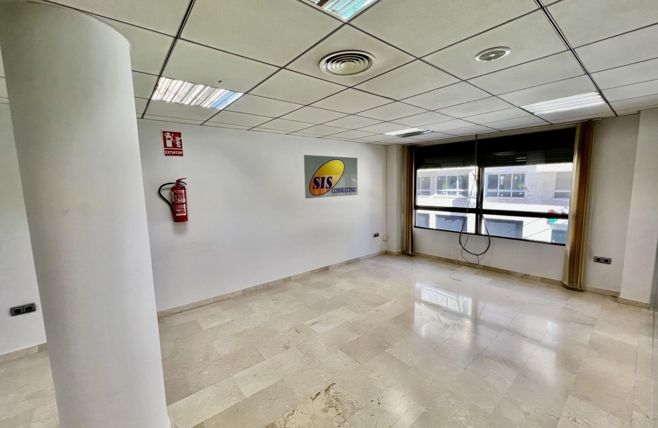 D'occasion - Commercial -
Orihuela - Zona Centro