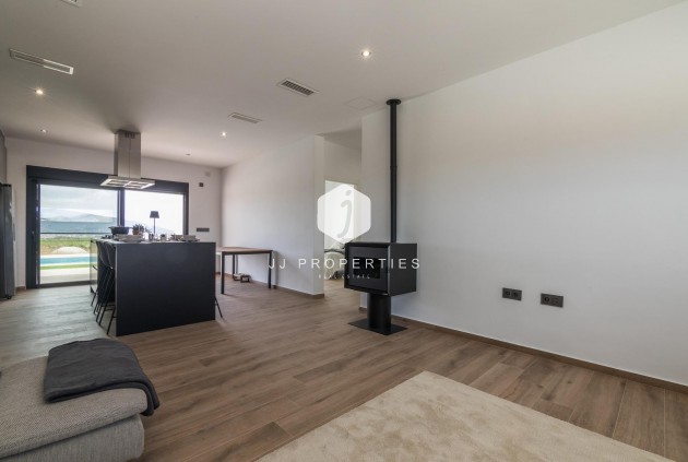 Obra nueva - Villa -
Pinoso - Lel