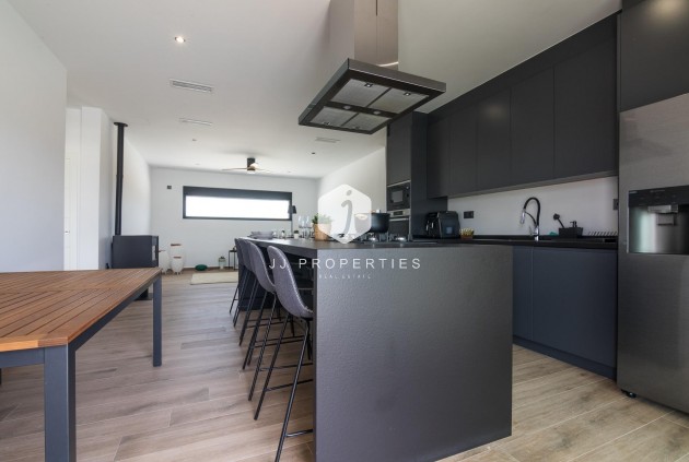 Obra nueva - Villa -
Pinoso - Lel