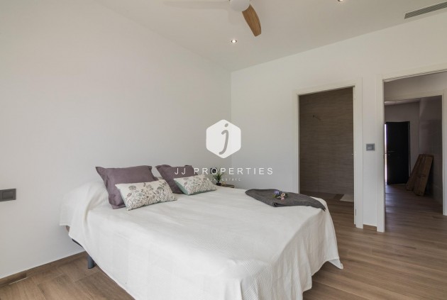 Obra nueva - Villa -
Pinoso - Lel