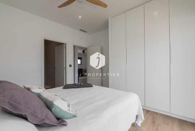 Obra nueva - Villa -
Pinoso - Lel