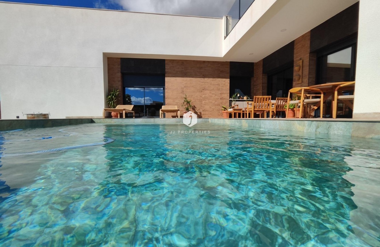 Obra nueva - Villa -
Pinoso - Lel