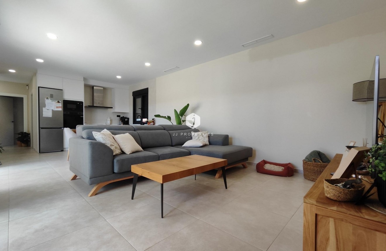 Obra nueva - Villa -
Pinoso - Lel