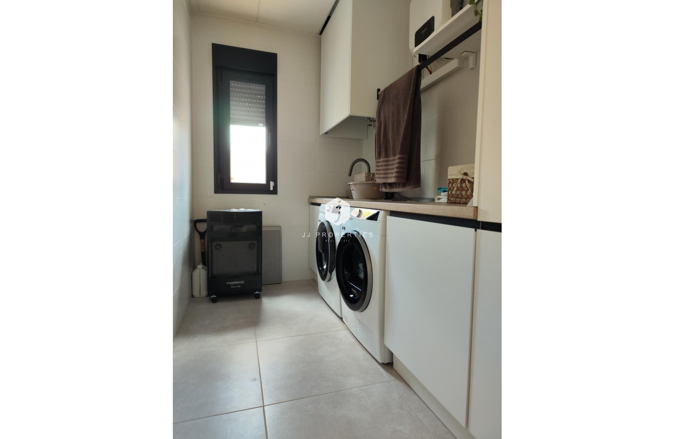 Obra nueva - Villa -
Pinoso - Lel