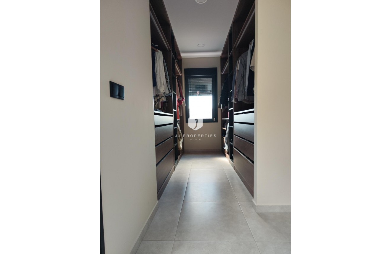 Obra nueva - Villa -
Pinoso - Lel