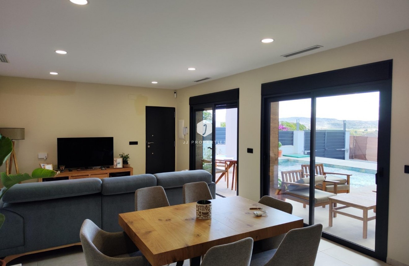 Obra nueva - Villa -
Pinoso - Lel