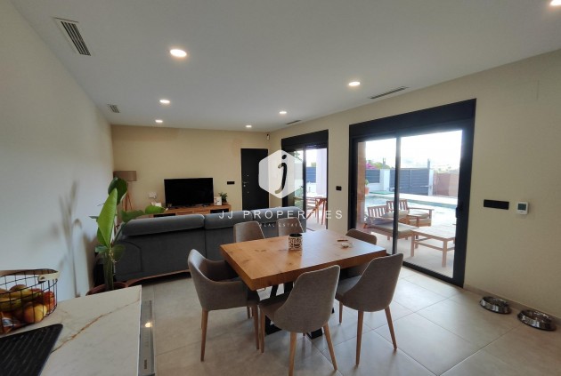 Obra nueva - Villa -
Pinoso - Lel