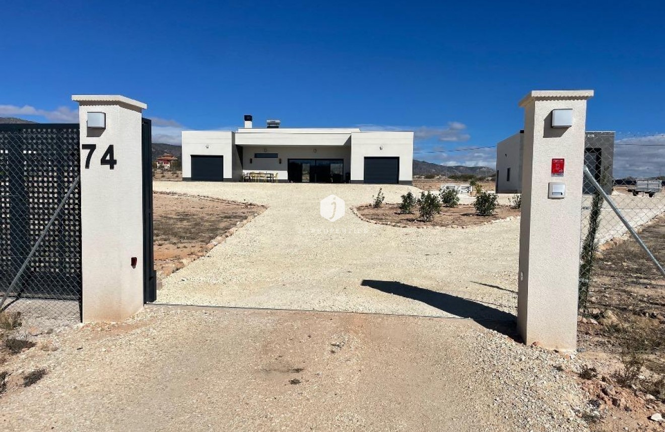 Obra nueva - Villa -
Pinoso - Camino Del Prado