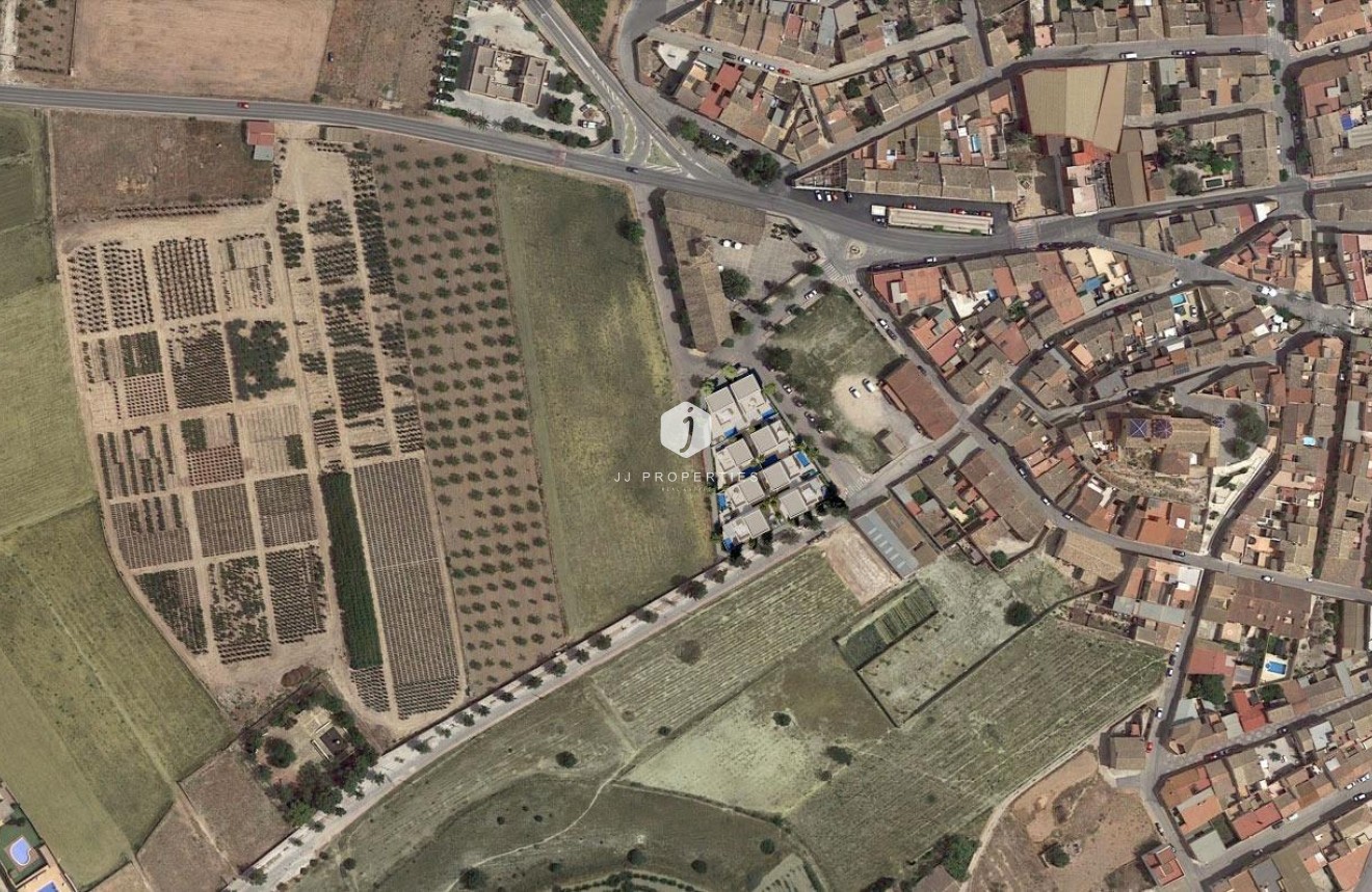 Obra nueva - Villa -
Hondón de las Nieves - Centro