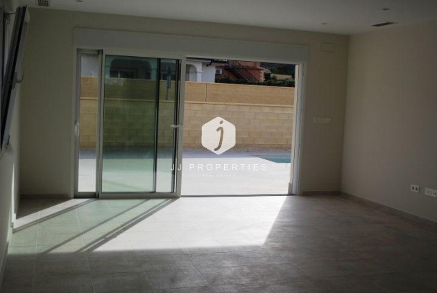 Obra nueva - Villa -
La Romana - Villas de la Romana