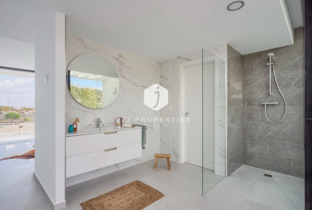 Obra nueva - Villa -
Banos y Mendigo - Altaona Golf