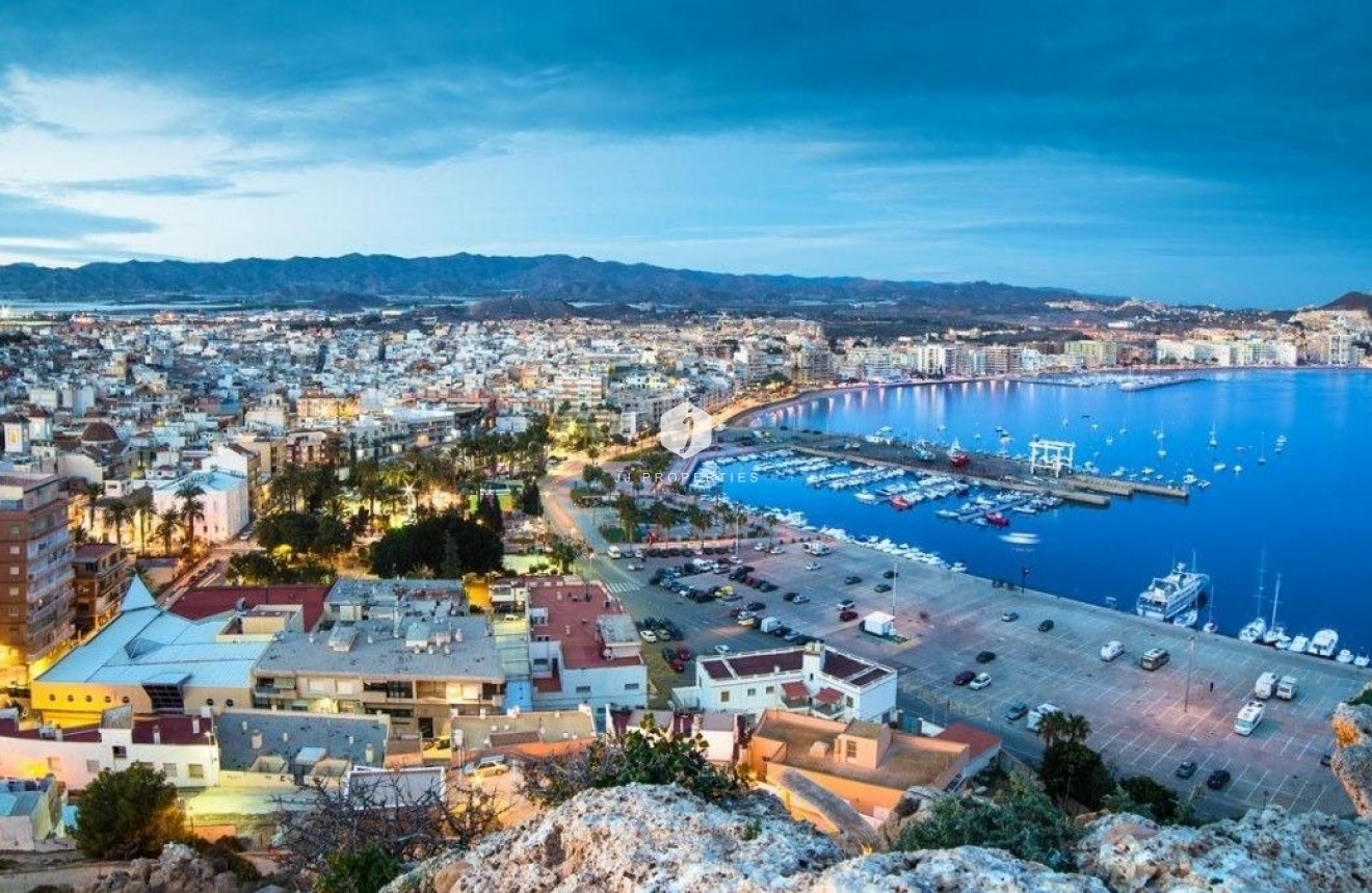 Obra nueva - Ático -
Aguilas - Playa del Hornillo