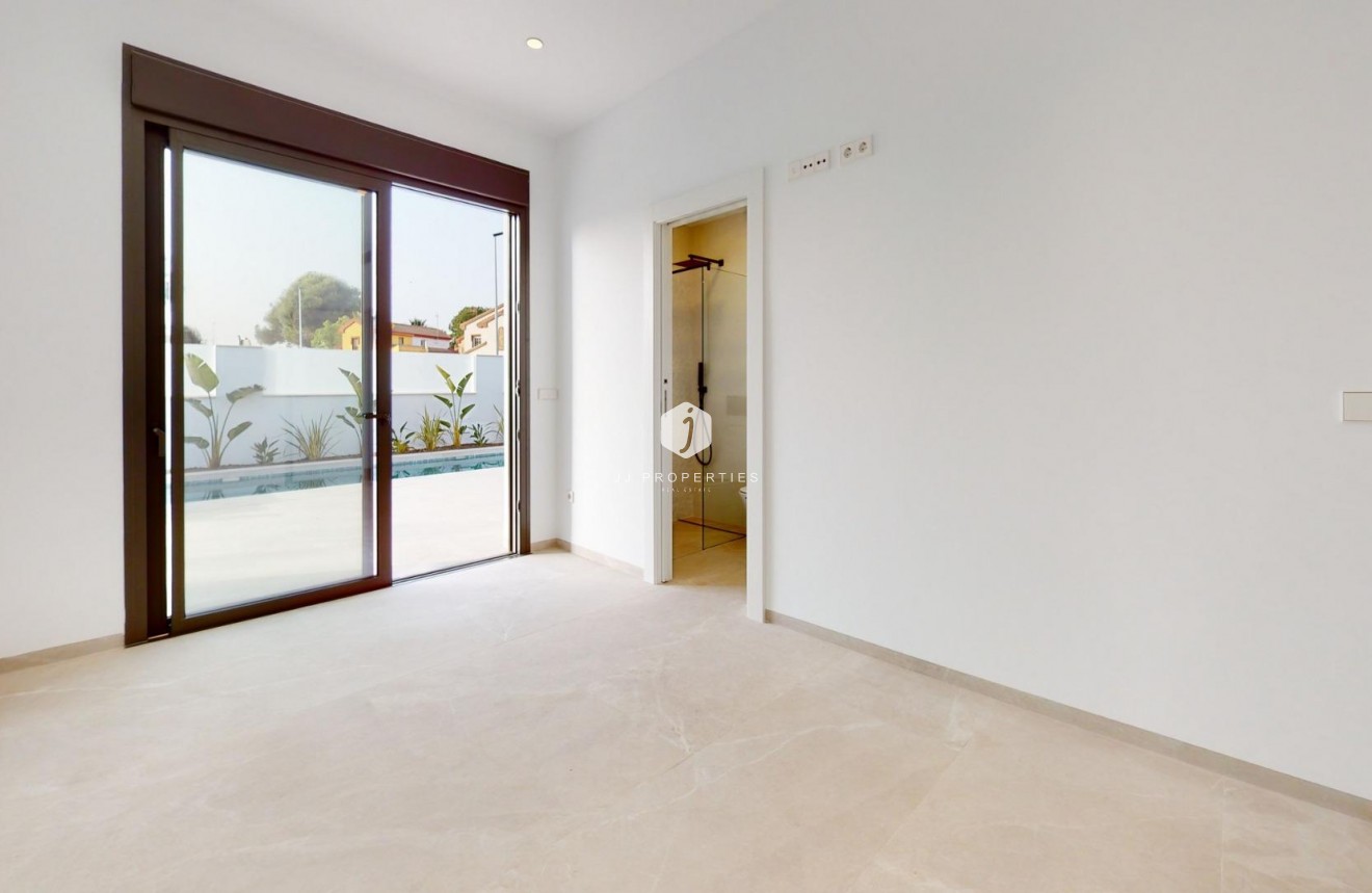 Obra nueva - Villa -
Los Alcazares - Serena Golf