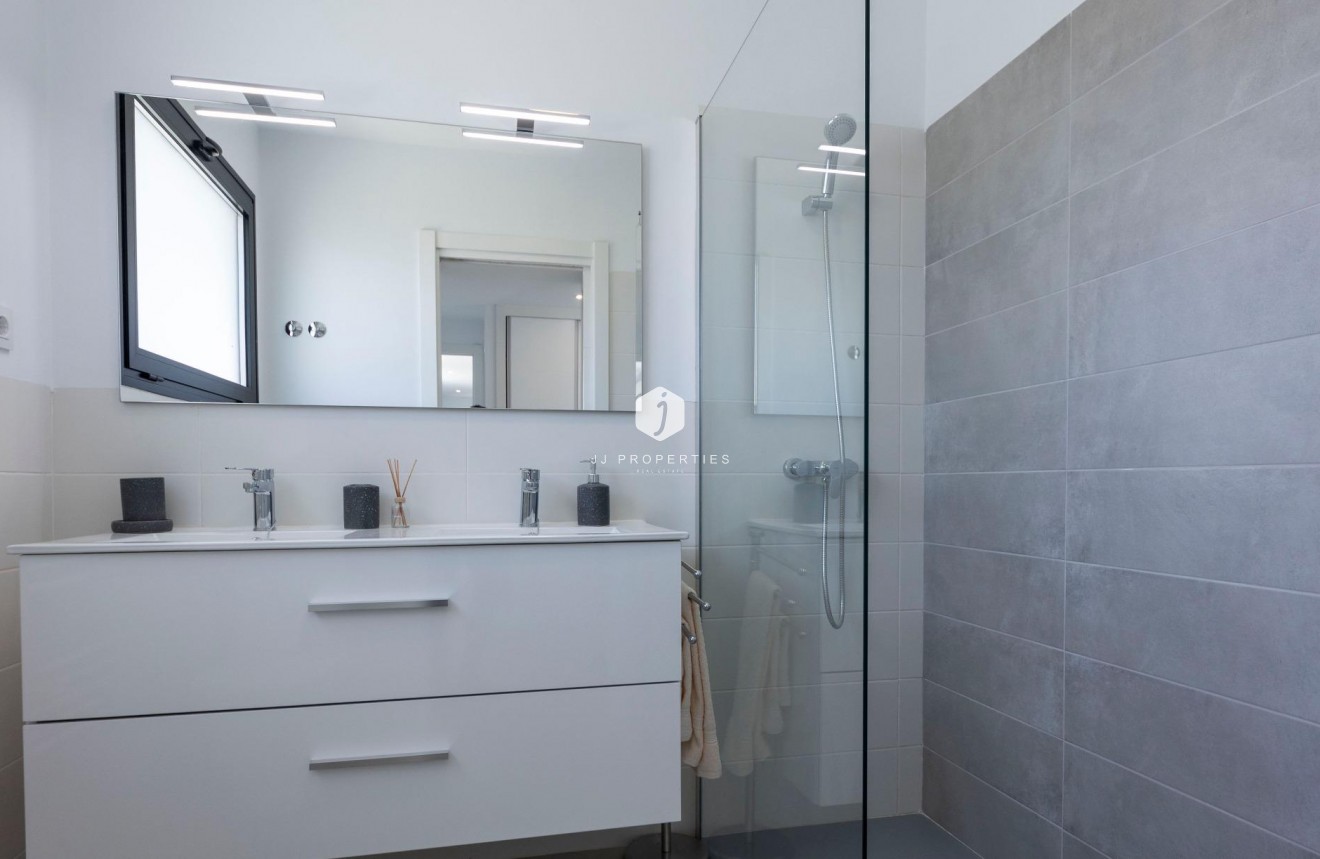 Obra nueva - Villa -
Calasparra - Coto Riñales