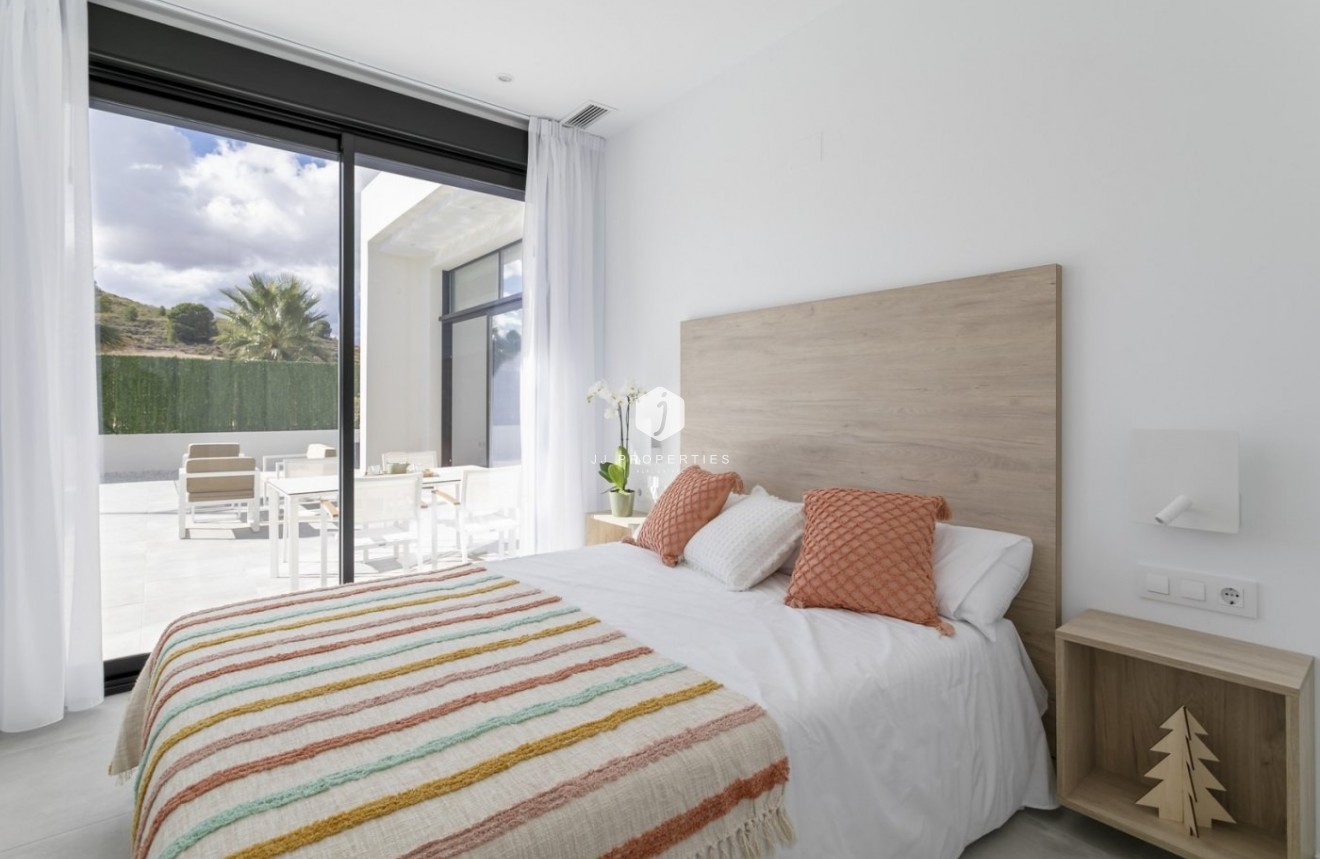 Obra nueva - Villa -
Calasparra - Coto Riñales