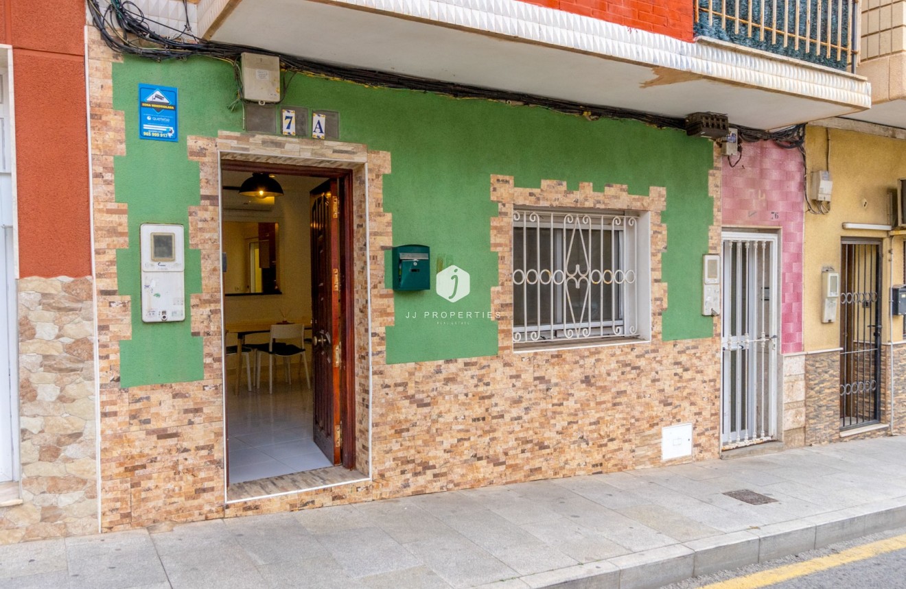 Tweedehands - Appartement / flat -
Torrevieja - Centro