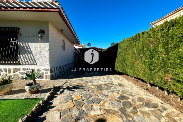 Lange Termijn Verhuur - Chalet -
Cabo Roig - MUY CERCA DE LA PLAYA
