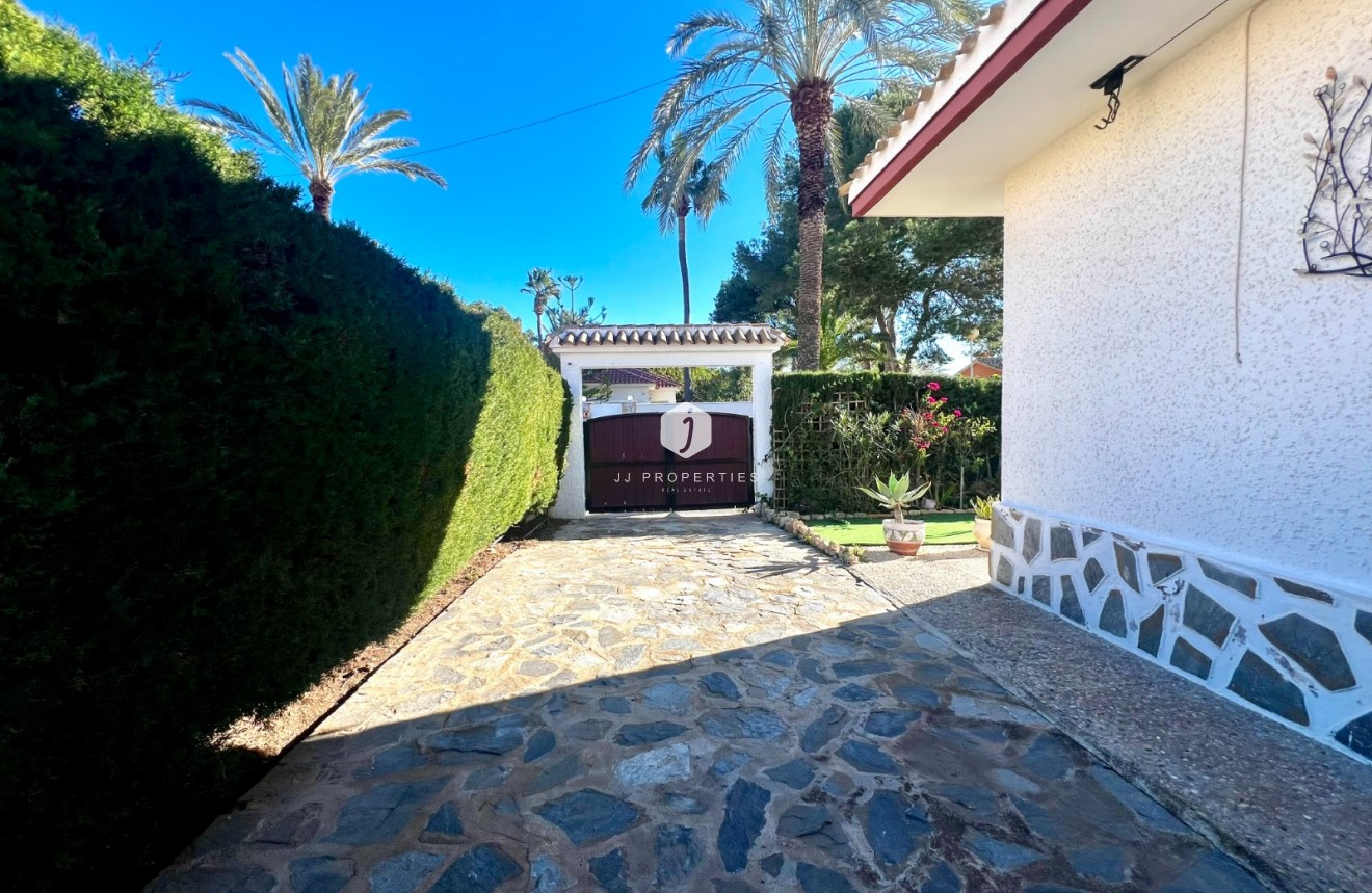 Lange Termijn Verhuur - Chalet -
Cabo Roig - MUY CERCA DE LA PLAYA