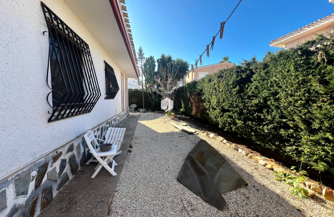 Lange Termijn Verhuur - Chalet -
Cabo Roig - MUY CERCA DE LA PLAYA