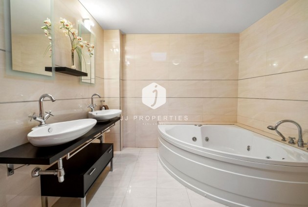 Segunda mano - Chalet -
Rojales