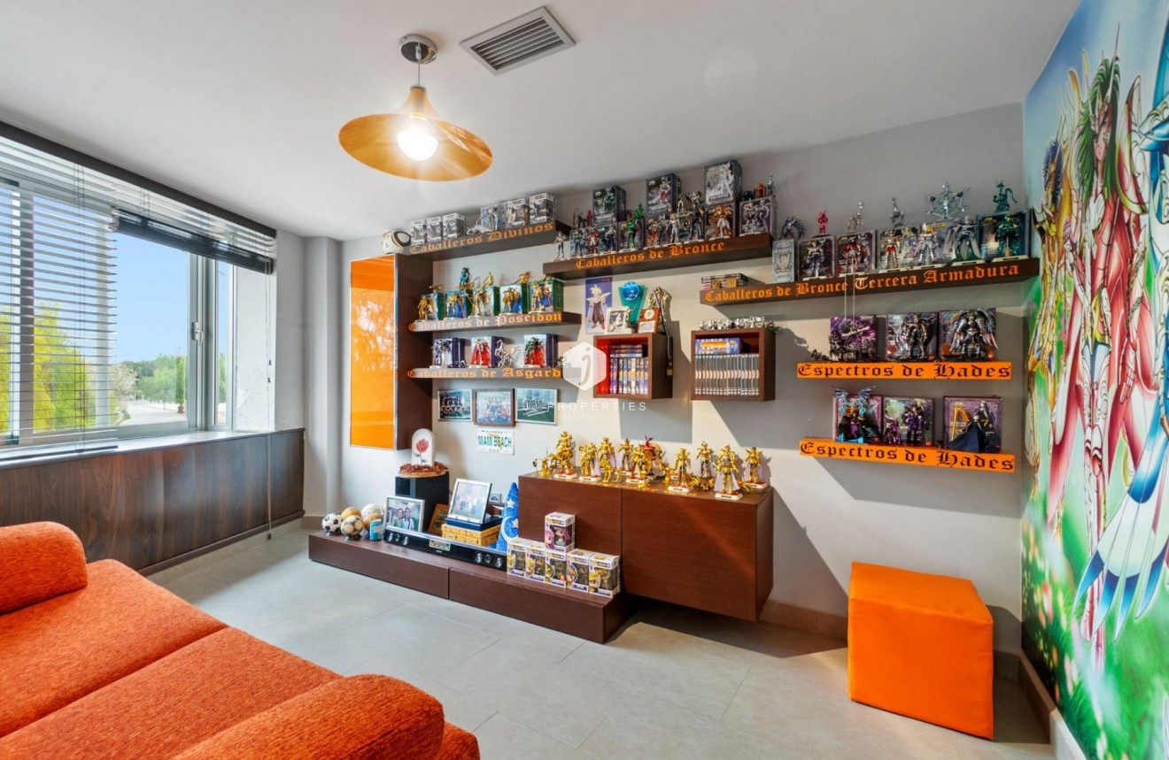 Segunda mano - Chalet -
Rojales