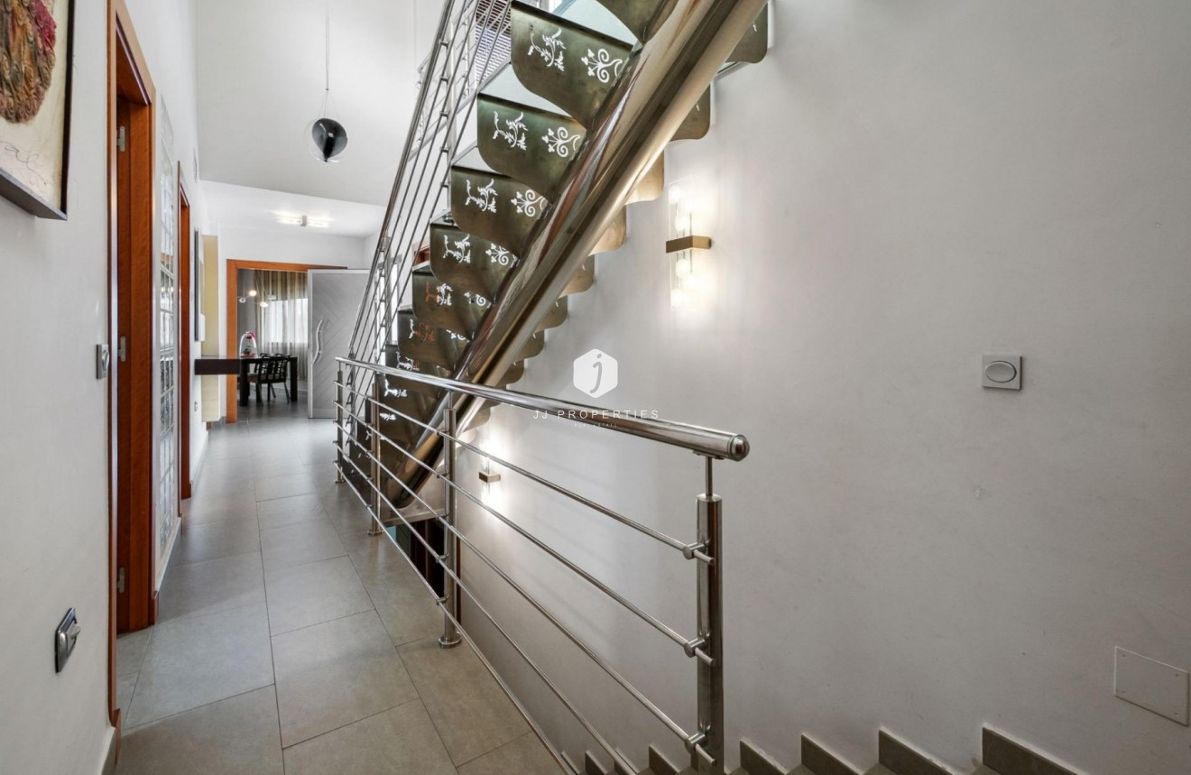 Segunda mano - Chalet -
Rojales