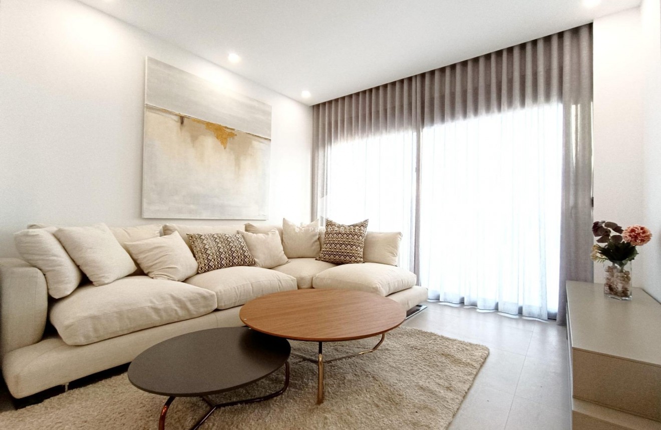 Nowy budynek - Szalet -
Benijofar - Pueblo