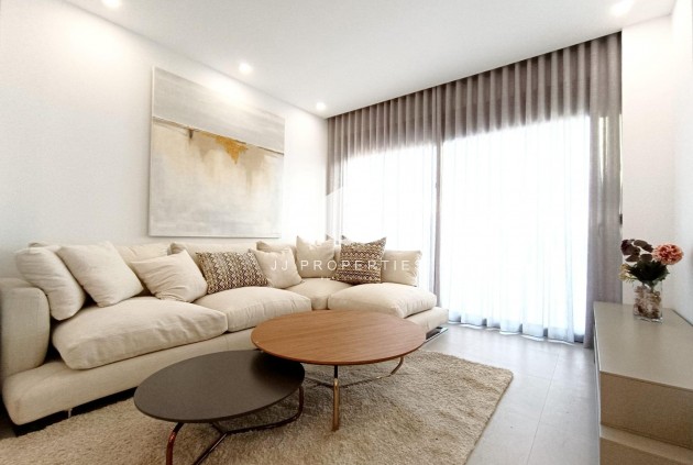 Nowy budynek - Szalet -
Benijofar - Pueblo